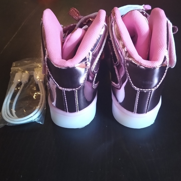 Girl's Light up shoes for kids/size 9 - Picture 4 of 7